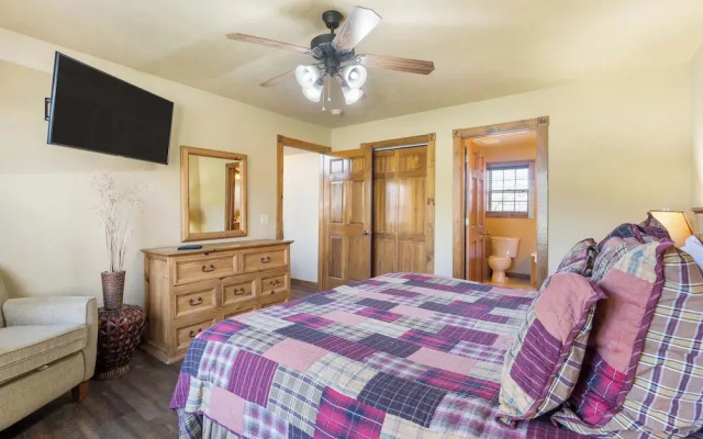 Fox Hollow Family Lodge