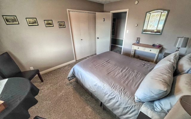 Sunny Shuswap B&B