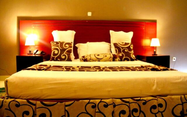 Hotel Hilltop Country Club