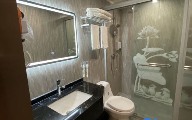 Homeinn Huayi Hotel (Shanghai Songjiang Sports Center)