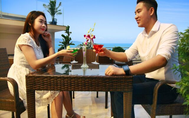 Alani Sea View Hotel