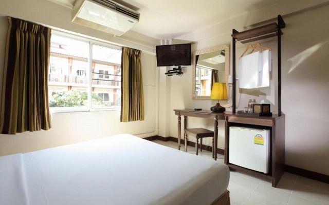 Rambuttri Village Inn & Plaza
