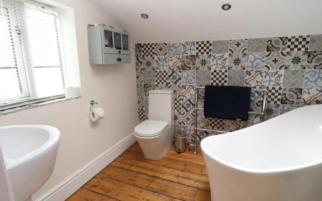 2 Ashby Place