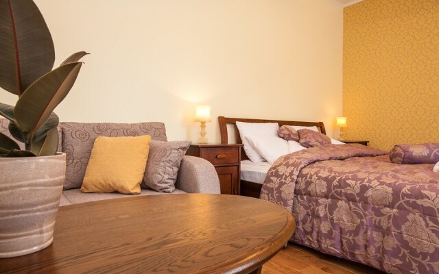Embrace Guestrooms & Apartments