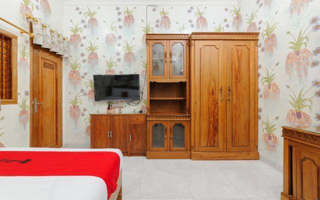 RedDoorz Plus near Mall Sunter – Guest Rooms – Jakarta