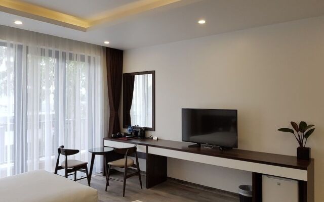 Helenhalong Hotel