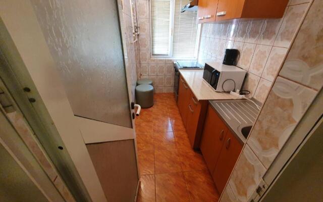 Apartament Parter 3 Strada Rozelor