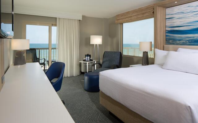 Crowne Plaza Melbourne - Oceanfront by IHG