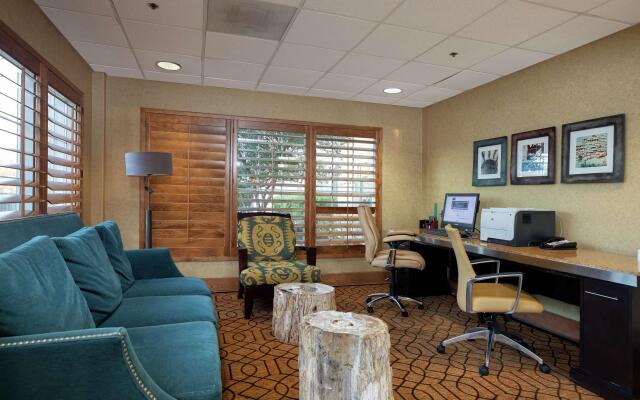 Hampton Inn & Suites Austin-Airport