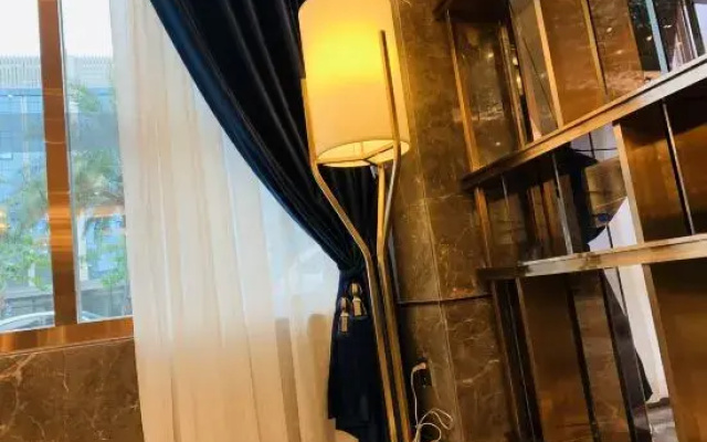 Chengjie Business Hotel (Wanning City Center High-speed Railway Station)