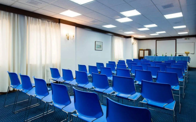 Delfinia Hotel & Bungalows