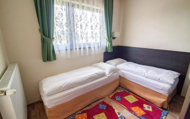 Armonia by Aristocratis