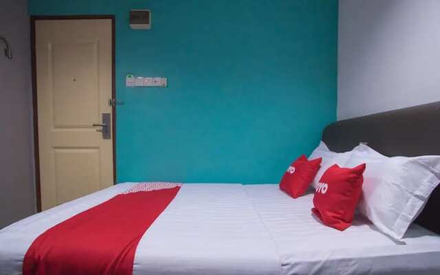 Hotel O Taj (seksyen 13)