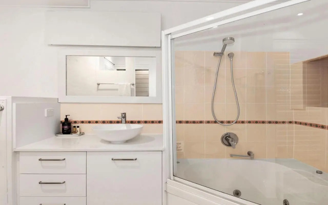 Little Cove Townhouse 12 Pandanus Street 14