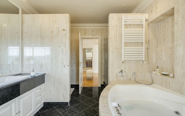 Coastline Arrabida Villa by Cadenzalux