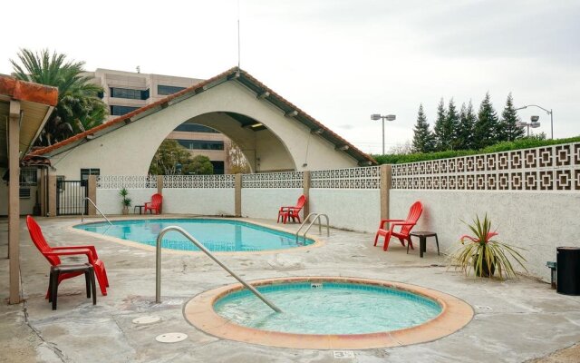Super 8 by Wyndham San Jose Airport