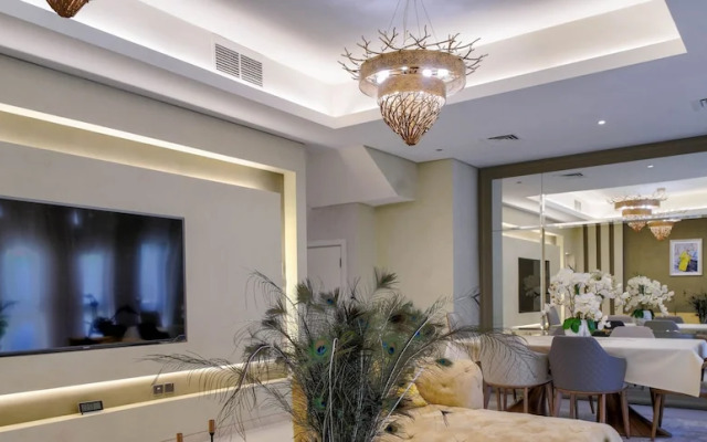 KOHH – 3BR Townhouse in Claret