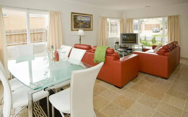 Serviced Houses Gowanbrae