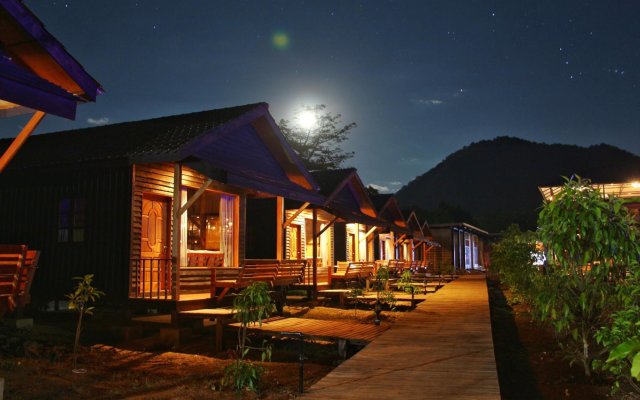 Demoso Lodge - Hostel