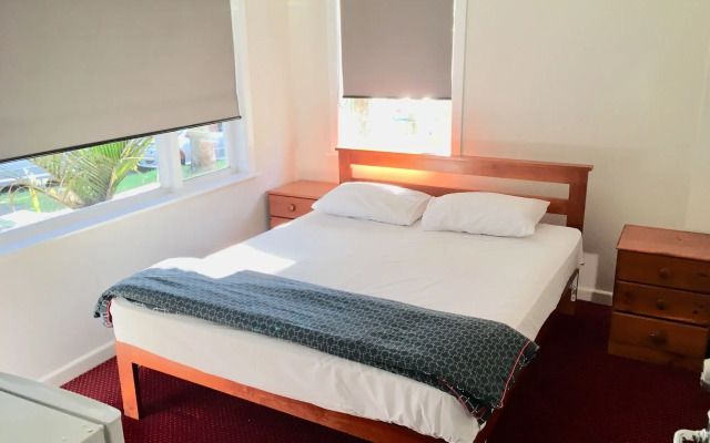 Freemans Backpackers