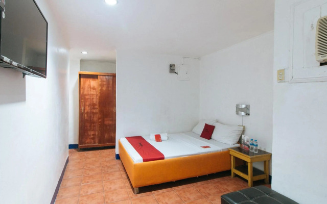 RedDoorz near East Avenue Medical Center