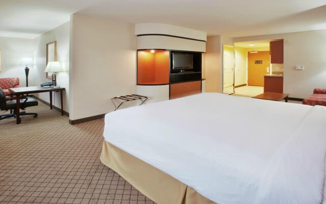 Holiday Inn Express Hotel & Suites Lincoln, an IHG Hotel