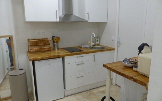 Rue Turgot Apartment