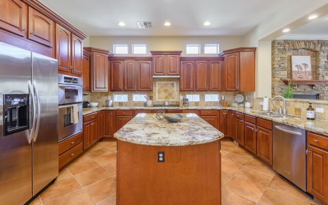 Casa Hermosa 4 Bedroom Home by Redawning