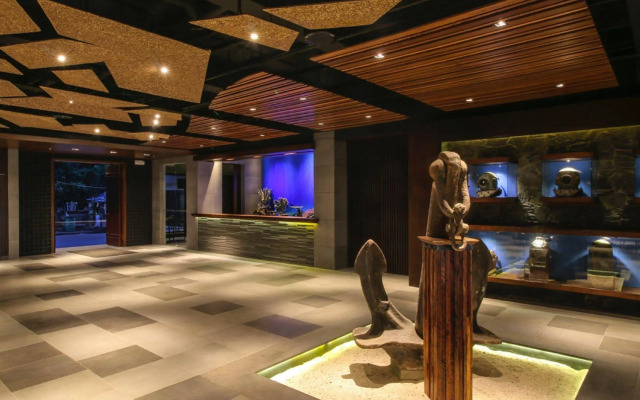 Two Seasons Coron Bayside Hotel