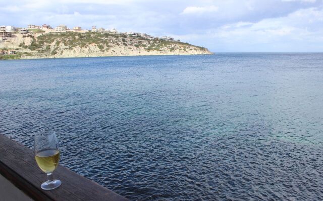 Can Karaburun Hotel