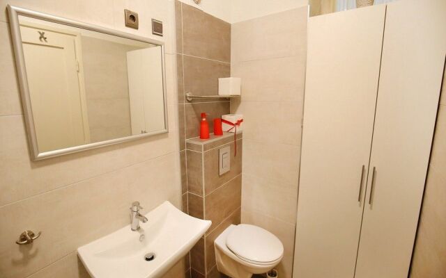 Feel Center Apartments.