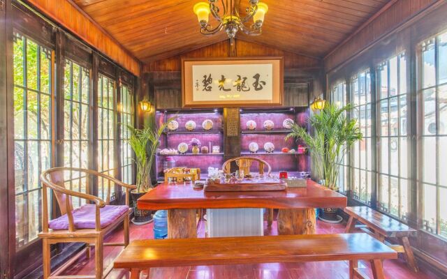 Lijiang Family And Hostel Inn