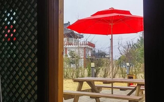 Chowoo Guesthouse
