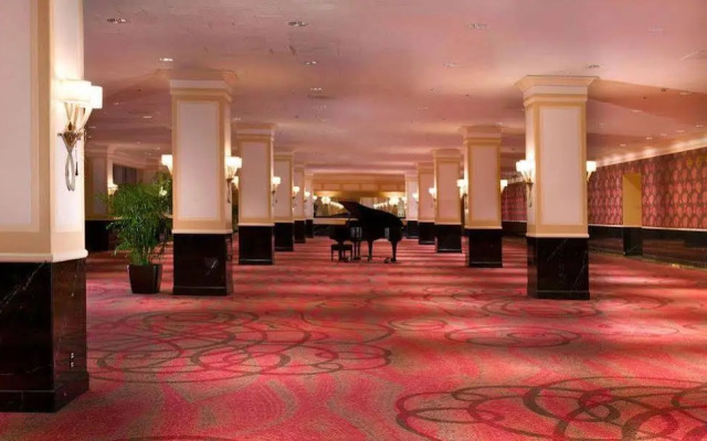 Renaissance Dallas Addison Hotel