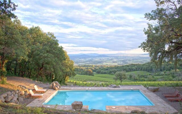 Valdonica Winery & Vineyard Residence