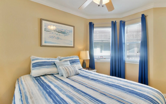 Seascape 2305 1 Bedroom Condo by RedAwning