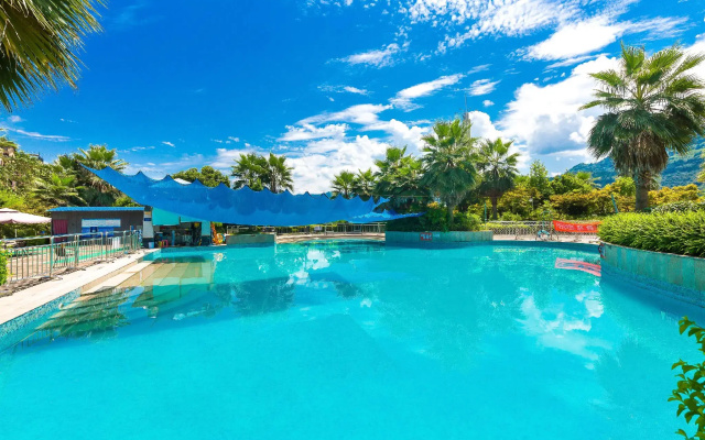 River & Holiday Hotel