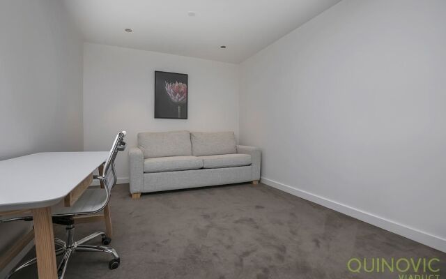 QV Luxury Victoria Park Apartment - 813