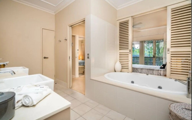 Resort Living with Private Pool sleeps 8