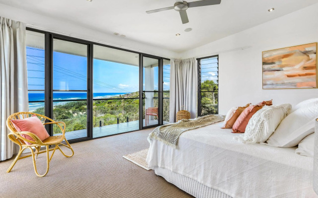 Indulgent beachside luxury, Sunrise Beach