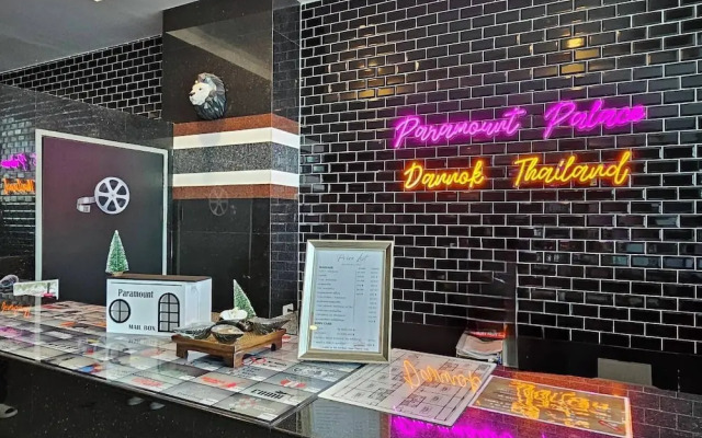 Paramount Palace Hotel Dannok