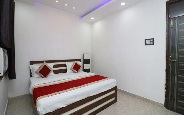 Oyo 28058 Hotel Gold Galaxy