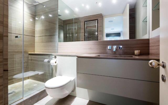 Veeve - Chelsea Square Serenity