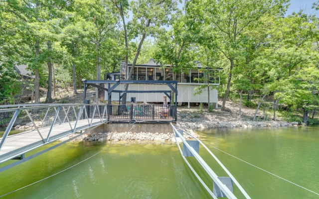 Spacious Decks & Dock: Margaritaville Home!