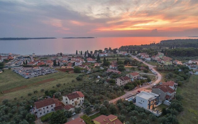 Awesome Home in Fazana With Wifi and 5 Bedrooms