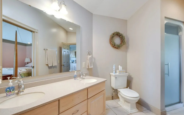 Millersburg Getaway w/ Amish Country Views!