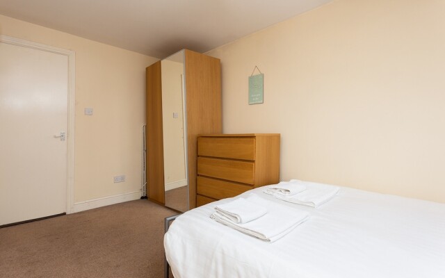 2 Bedroom Apartment in Dalston