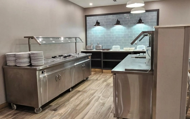 Vittoria Hotel and Suites