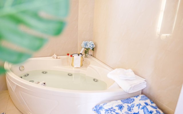 Ocean Front Property - Villa 3 Aruba with Hot Tub