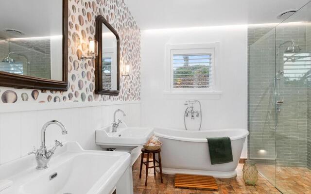 MaiMoana - Hatfields Beach Cliff-Top Retreat